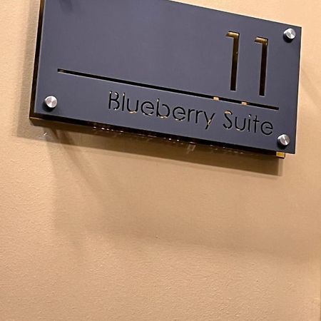 The Blueberry Hotel ポンティプリッド エクステリア 写真